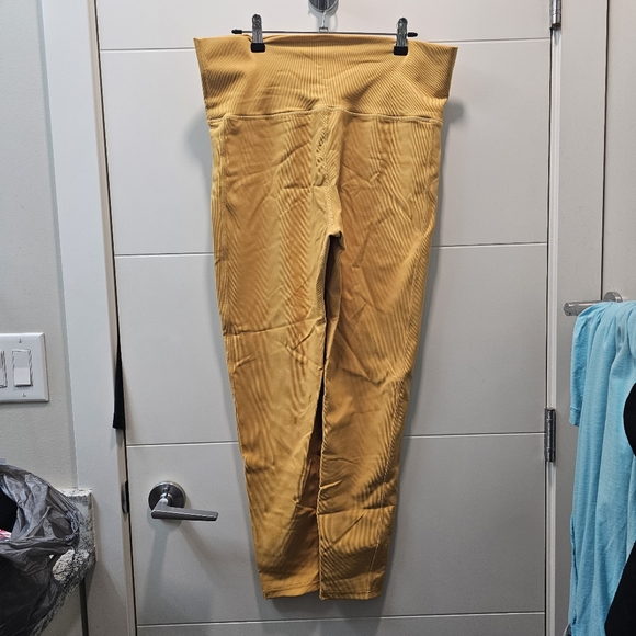 Banoffee Bendy Ribbed Leggings Size SAM GRRRL - Picture 5 of 5